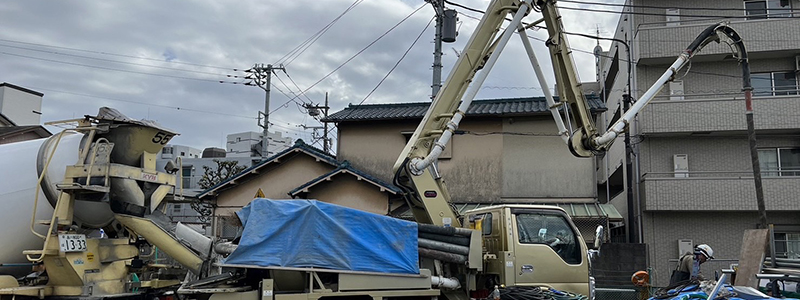 ミキサー車到着・作業開始